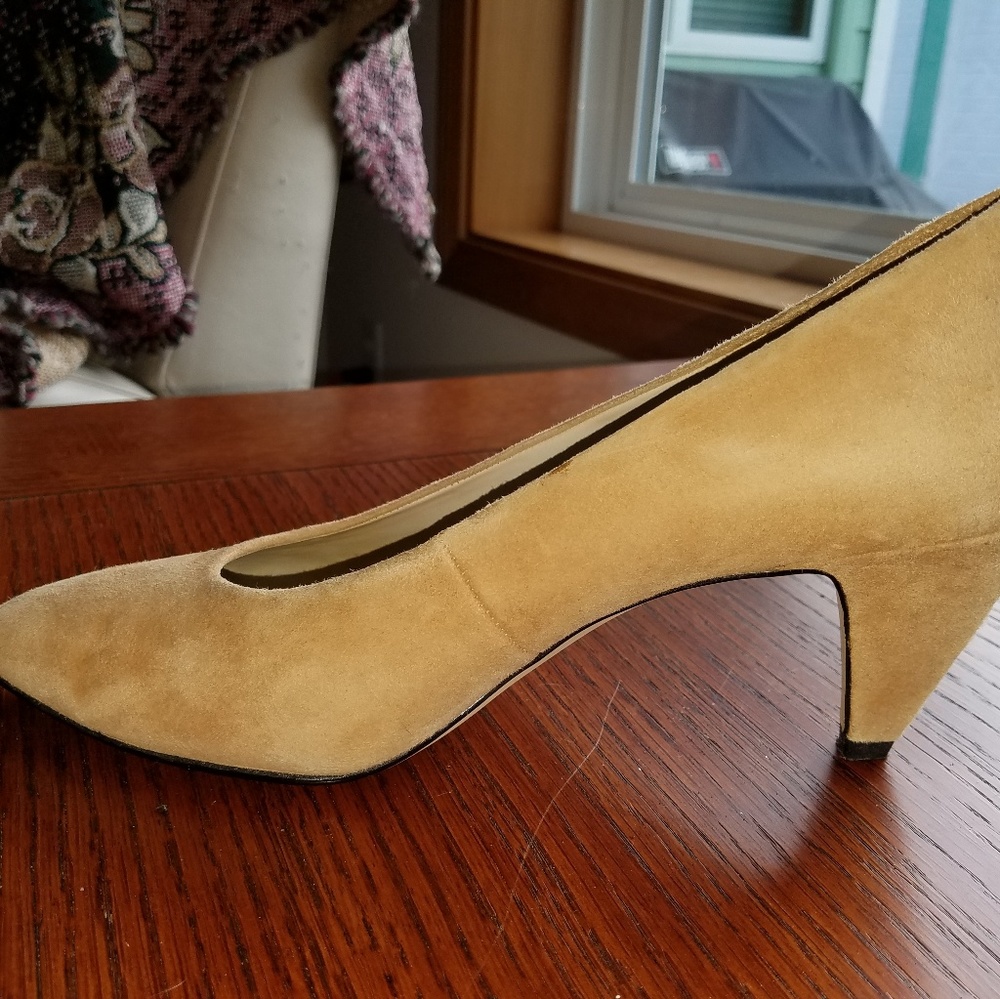 Vintage Suede Brown Heels